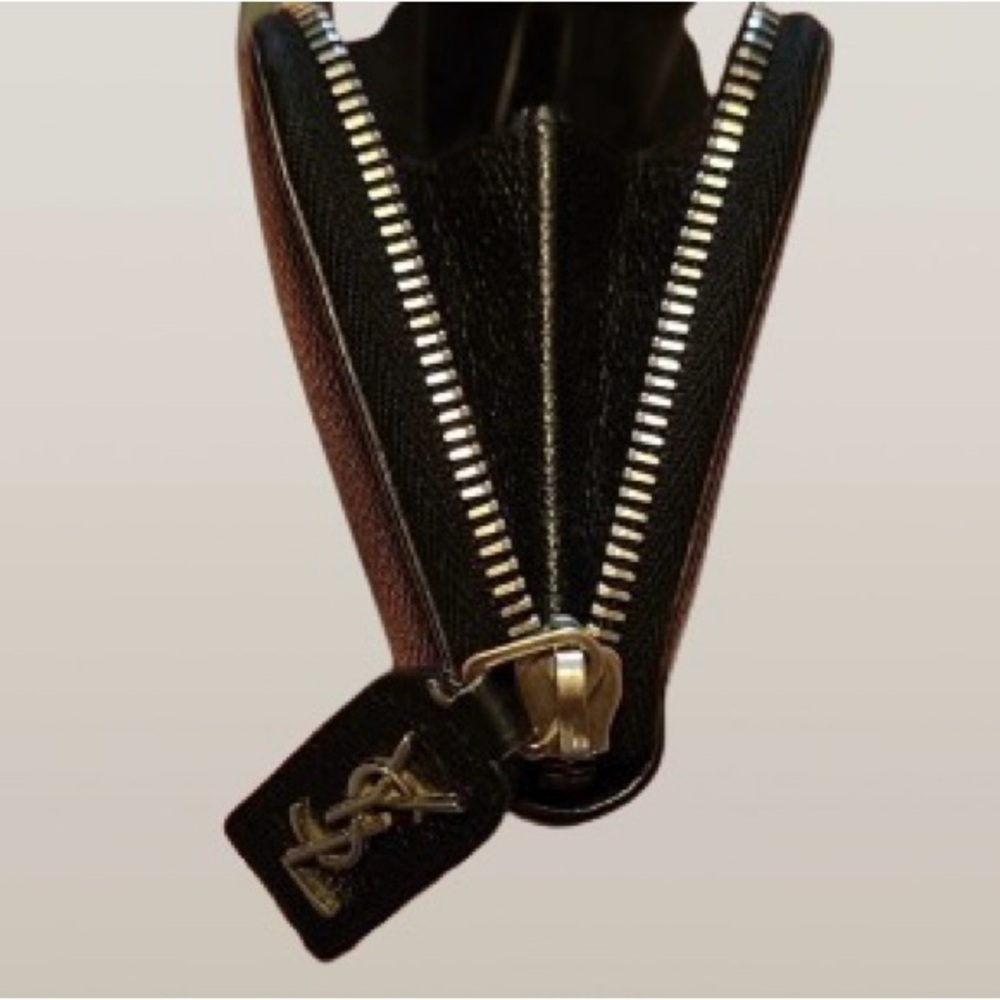 Yves Saint Laurent (YSL) Zip Around Wallet - Picture 4 of 7